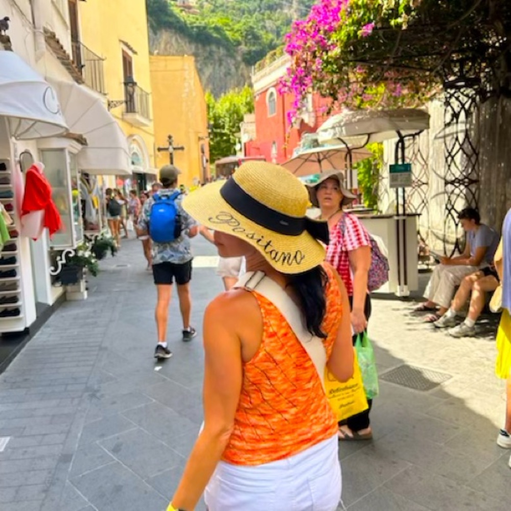 Meet your Posher, Bella